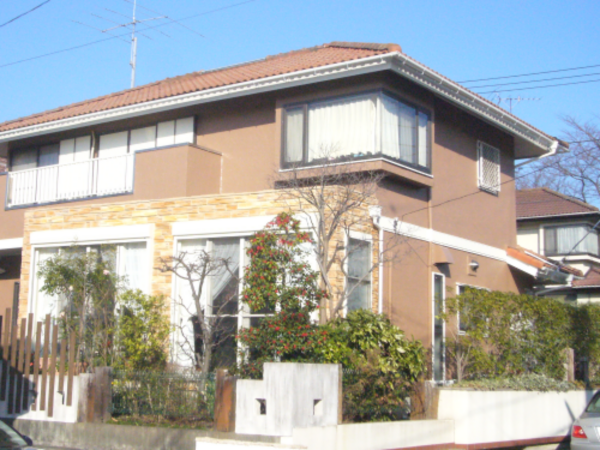 外国の家のようなアンティーク風ペイントカラーでイメージチェンジした外壁塗装